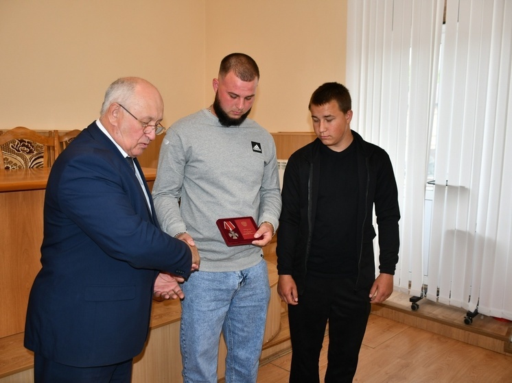 Орден Мужества передали сыновьям погибшего ливенца