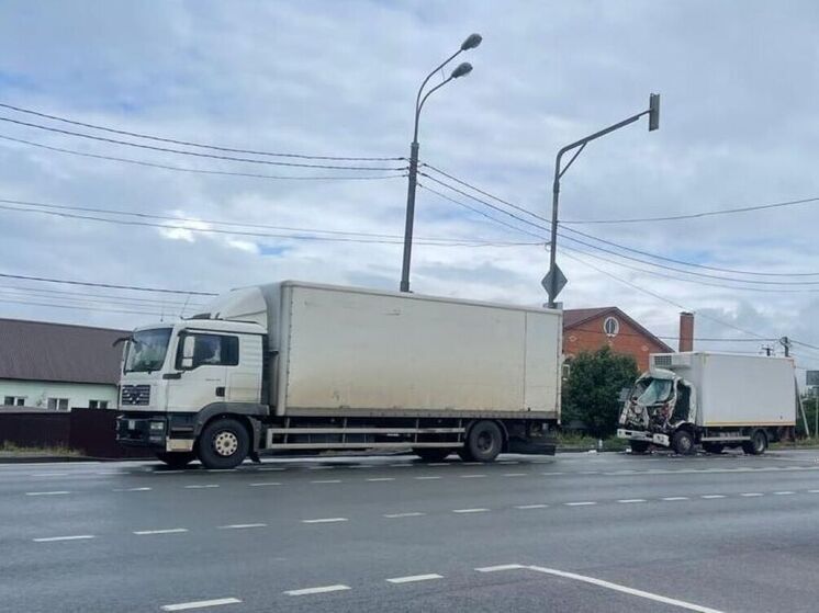 Водитель погиб в аварии с двумя грузовиками на трассе М-5 «Урал» в Луховицах