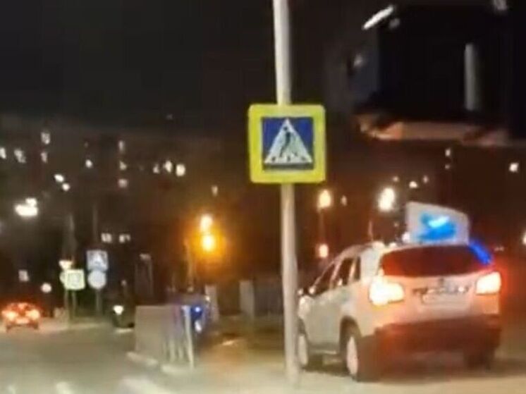 Водителя, который любит ездить по тротуарам, заметили в Подмосковье