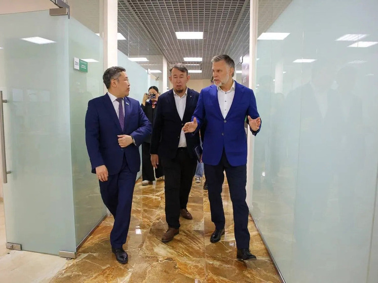 Якутия помогает мигрантам адаптироваться: Кирилл Бычков оценил работу Центра социальной и культурной адаптации