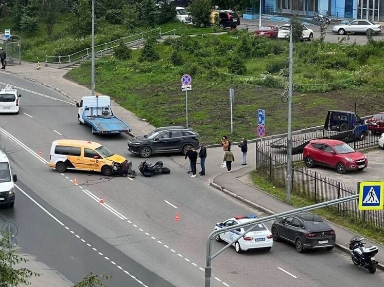 Авария с участием таксиста и байкера произошла в подмосковной Балашихе