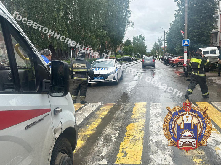В Алексине бесправный мотоциклист снес пенсионера на «зебре»