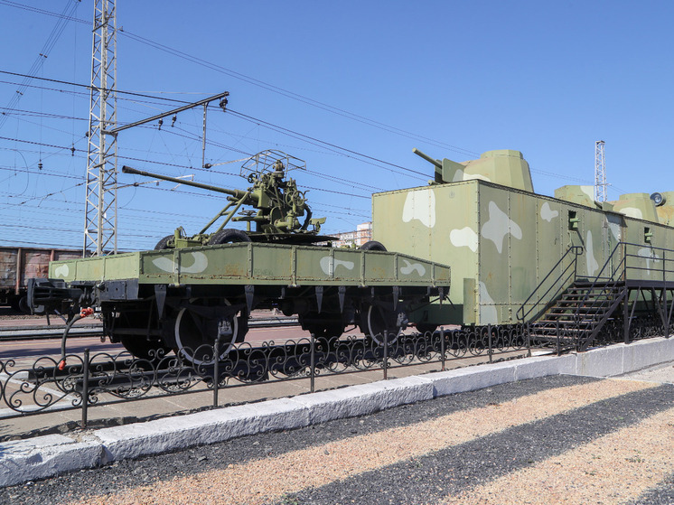 MWM: ВС РФ используют бронепоезда для снабжения частей в Донбассе