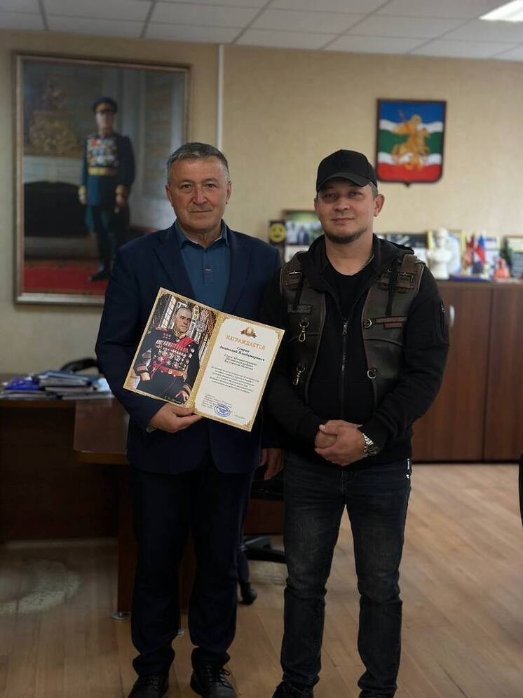 Калужские байкеры передали портрет Жукова в Брест