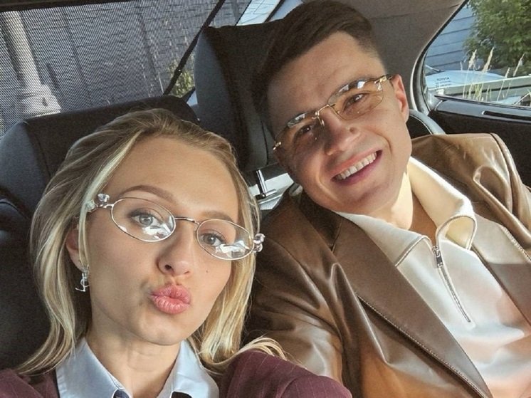 Обладательница серебряной олимпийской медали по спортивной гимнастике Дарья Нагорная (до замужества Спиридонова) поделилась архивными кадрами, запечатлевшими ее историю любви с олимпийским чемпионом Никитой Нагорным