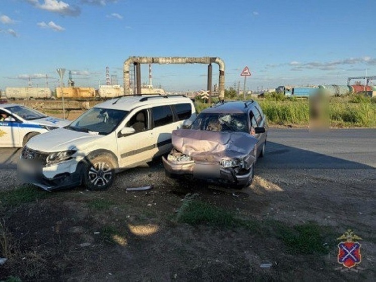 На юге Волгограда при столкновении легковушек пострадал мужчина