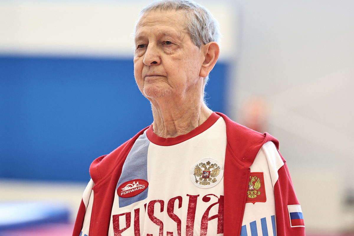 Главный тренер сборной команды РФ по спортивной гимнастике Андрей Родионенко передаст власть в другие руки