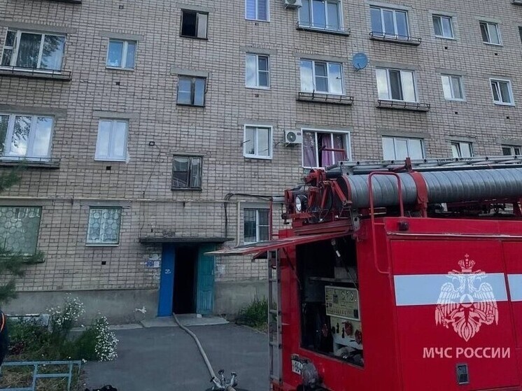 В Самарской области пожарные вытащили из горящей квартиры 33-летнего мужчину