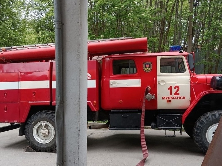 Мурманские пожарные потренировались тушить пожар в ТК «Жемчуг»