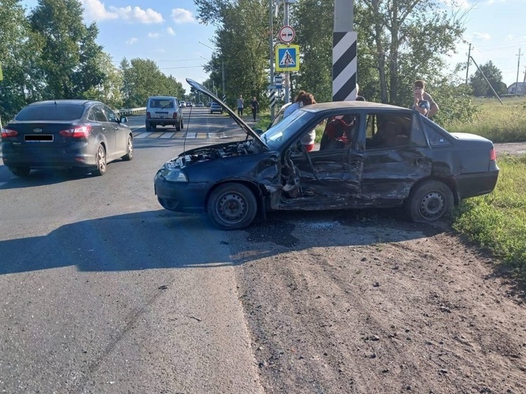 В Кургане водитель без прав устроил аварию с пострадавшим