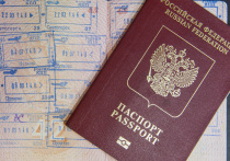 Консульский департамент МИД РФ сообщил, что Литва и Латвия присоединились к ряду стран ЕС, переставших признавать российские пятилетние небиометрические загранпаспорта