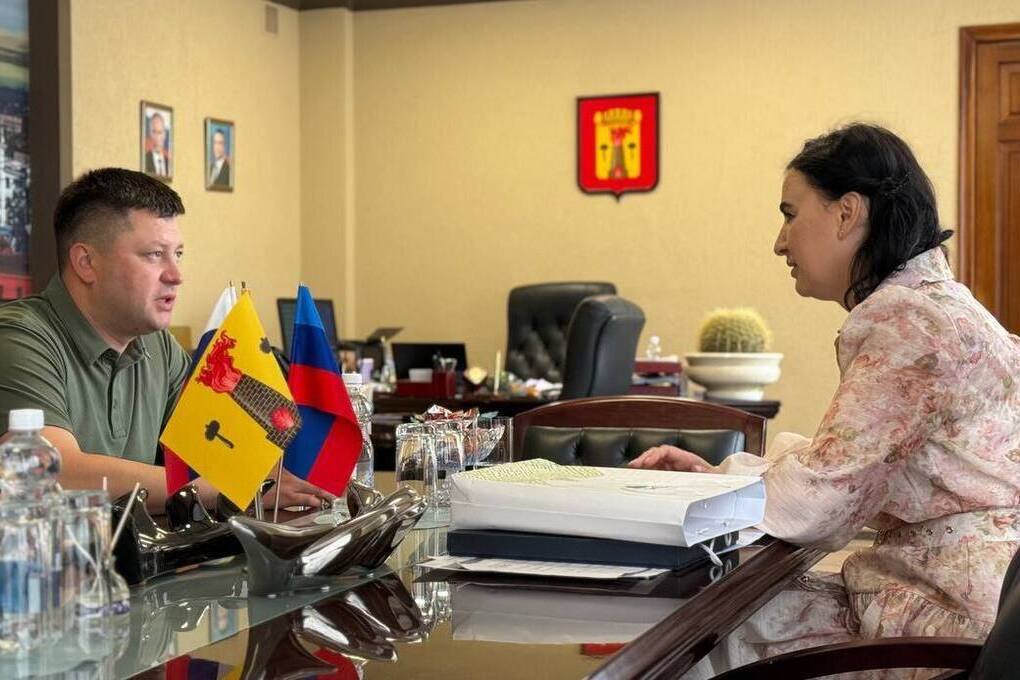 Мэр Уфы встретился с коллегой из Луганска