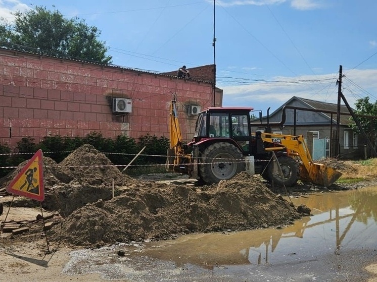 В райцентре Калмыкии ремонтируют водопровод
