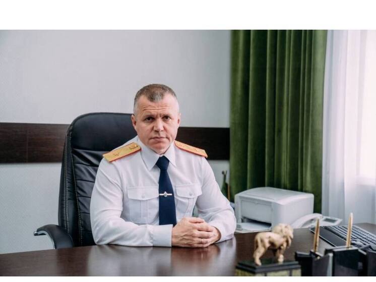Василий Анохин поздравил с Днём рождения руководителя смоленского следкома Анатолия Уханова