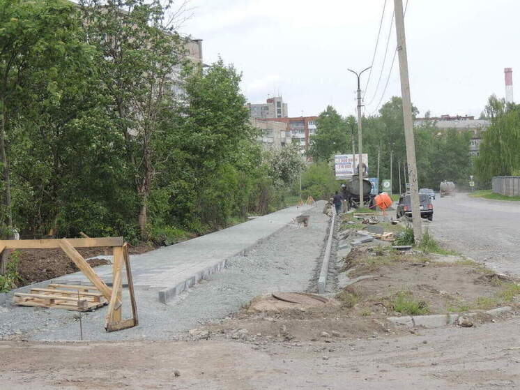 В Екатеринбурге модернизируют улицу Тверитина