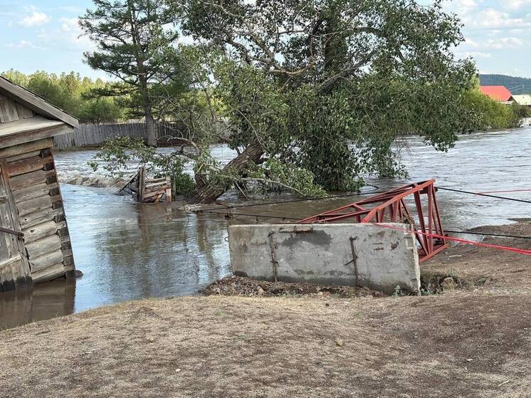 В селе Танха из Забайкалья затопило мосты и дороги