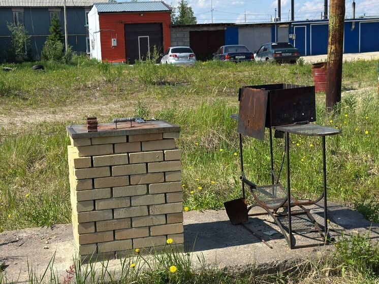 Мангал для жарки шашлыков незаконно установили во двое дома в Уренгое