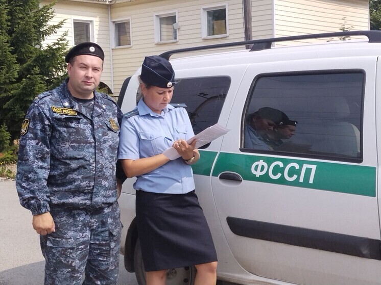 В Гайнах бывший муж впустил в квартиру жену и детей после применения штрафных санкций