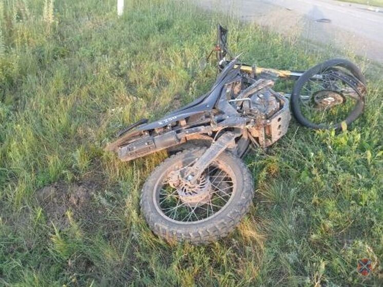 В Волгоградской области подросток на мотоцикле врезался в иномарку