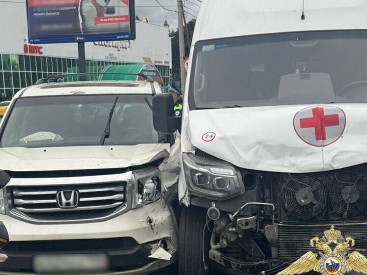 Два фельдшера скорой помощи пострадали в аварии под Истрой