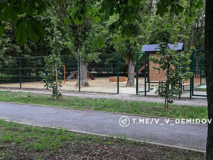 Для игр и тренировок: в Белгороде открыли еще две площадки для выгула собак