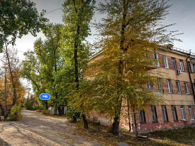 Во время капремонта у многоквартирного дома в Воронеже разошлась стена
