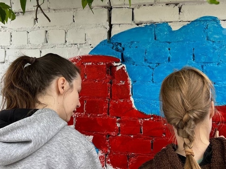 «Наш долг Родину защищать»: памятной граффити благодарности появилось в Костроме