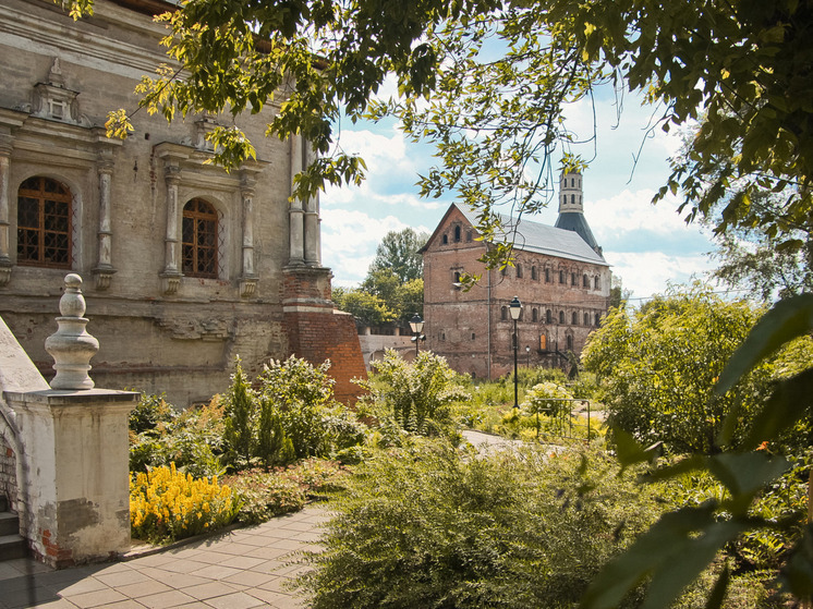 Симонов монастырь в Москве: история, святыни и полезная информация