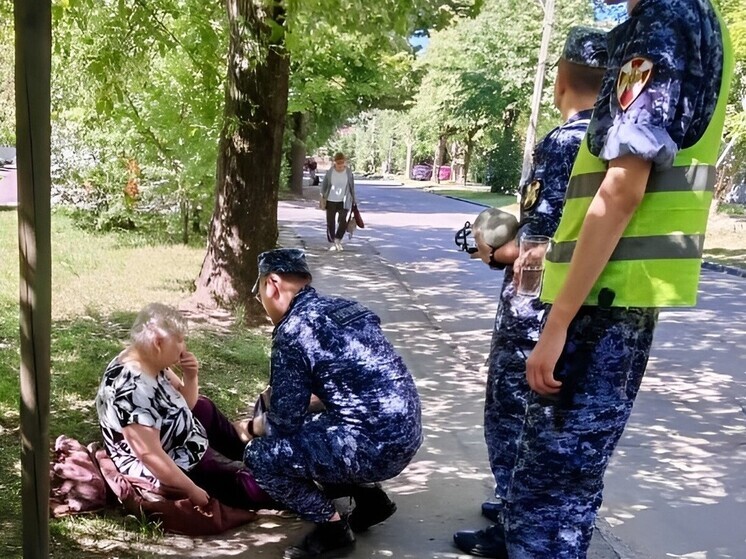 Калининградские росгвардейцы помогли женщине, получившей солнечный удар