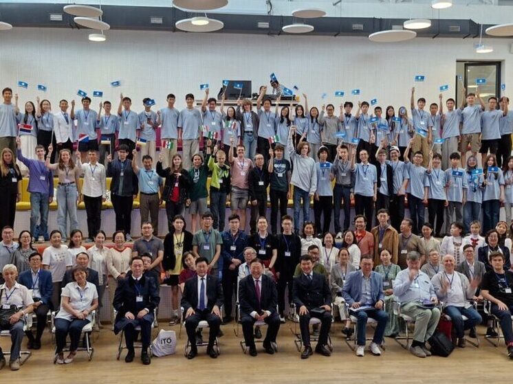 В Якутии дан старт 32-й Международной олимпиаде школьников «Туймаада»