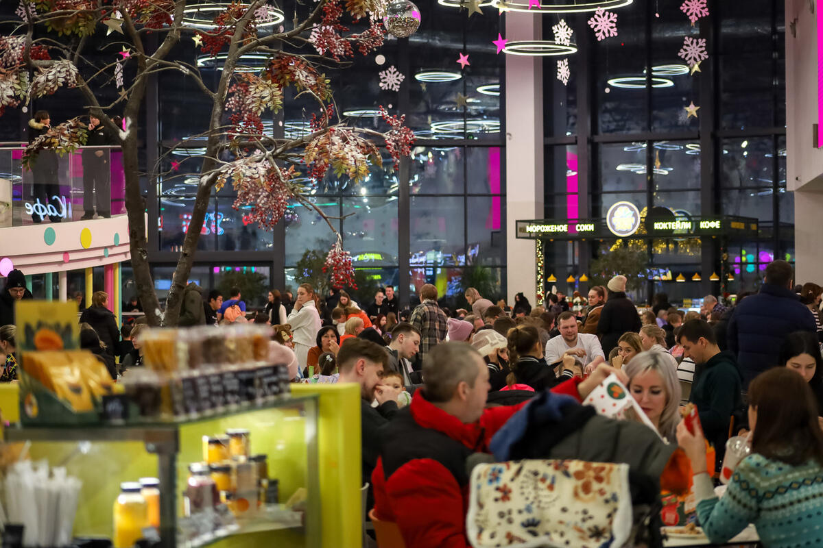 В торговом центре российского города обвалился потолок из-за дождей