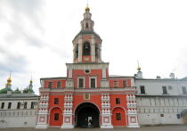  Содержание:




	 Адрес и время работы
	Информация для паломников
	Как добраться
	Что посмотреть на территории монастыря
	Где поесть рядом
	История монастыря
	Святыни монастыря
	Где заказать требы онлайн
	Памятники культуры и истории
	Легенды и поверья
	Заключение




Адрес и время работы

 Данилов ставропигиальный мужской монастырь находится по адресу: Москва, ул