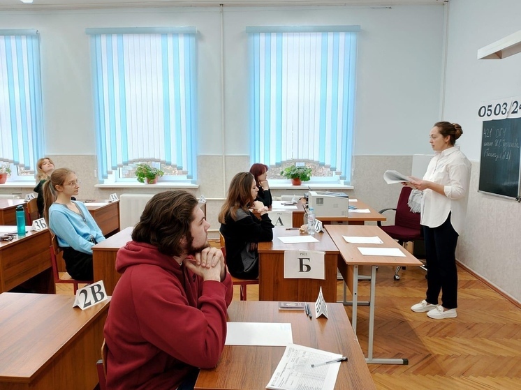 В Орловской области 562 выпускника используют шанс улучшить результат ЕГЭ