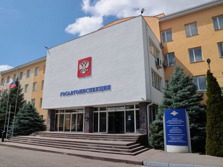 Власти Крыма поздравили сотрудников и ветеранов ГАИ с профессиональным праздником