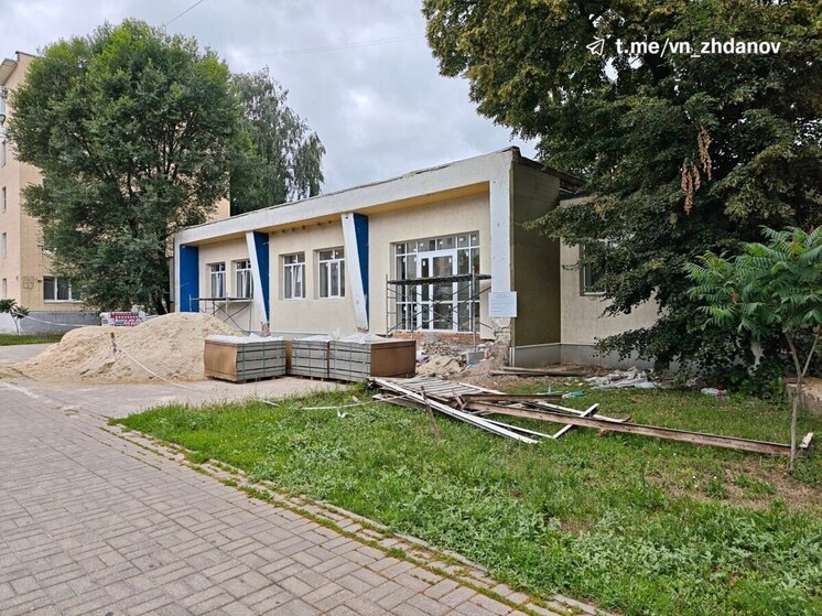 Старооскольцам рассказали, как идет ремонт зала вольной борьбы в спортшколе № 2