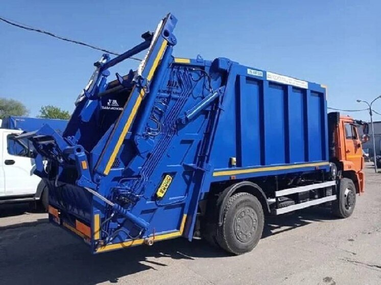 В ЛНР доставили новую партию техники, предназначенной для эффективного обращения с ТКО