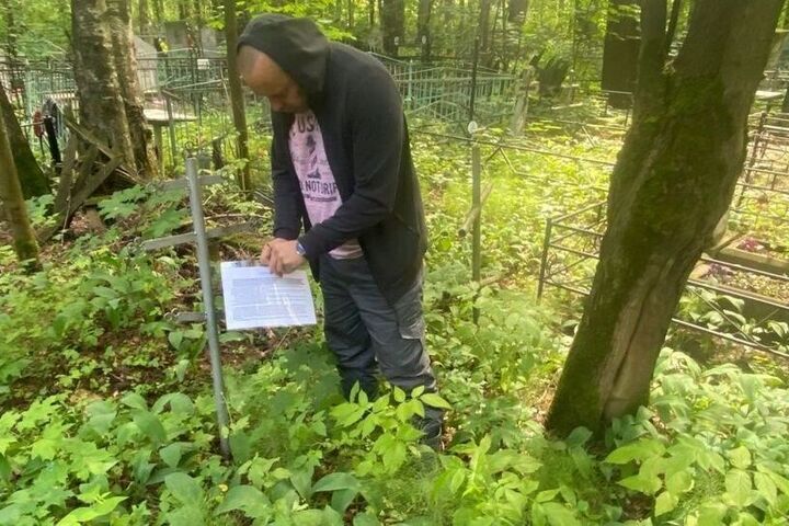 В Кирове ищут хозяев заброшенных могил