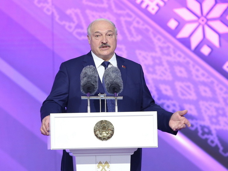 Лукашенко заявил, что Белоруссия не собирается воевать с Украиной