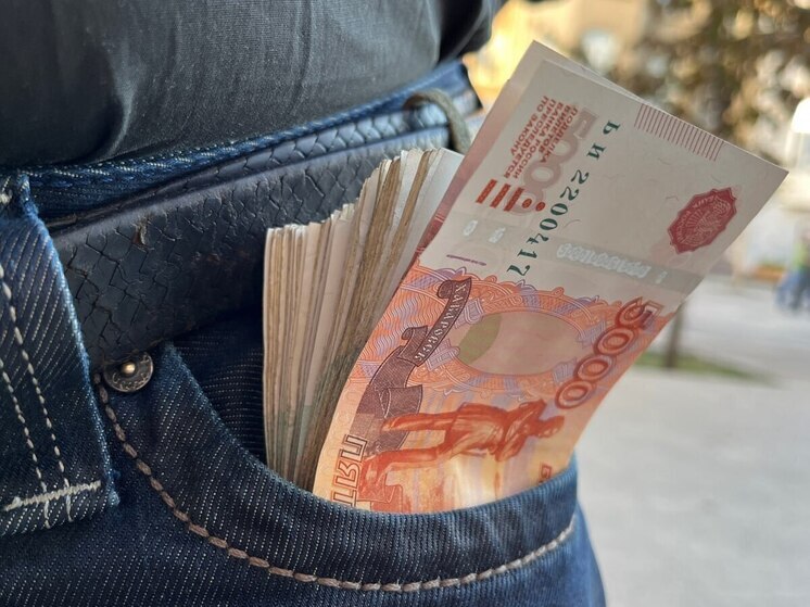 Зарплата в Саратовской области побила общероссийские показатели