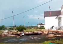 Сильный ветер снес крышу школы в селе Городищи Тавдинского городского округа Свердловской области