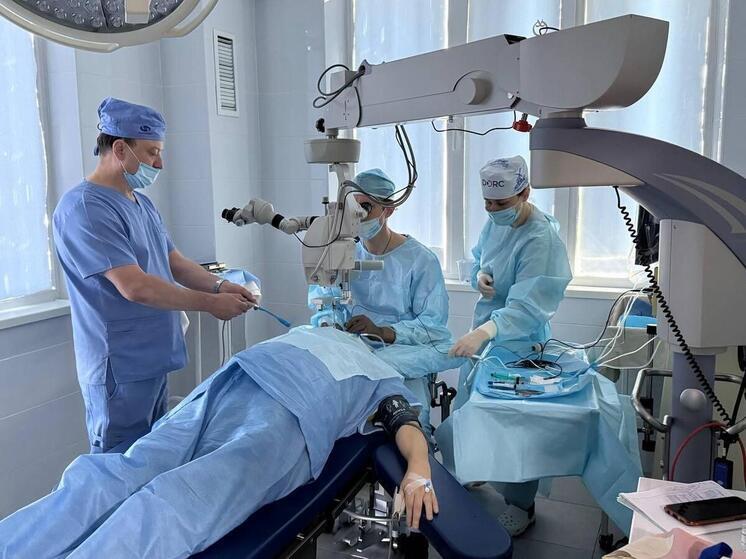 Более 500 офтальмологических операций провели в Запорожской области федеральные специалисты