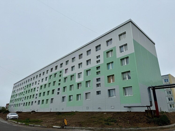Дом в Заозерске получил новый облик благодаря капитальному ремонту