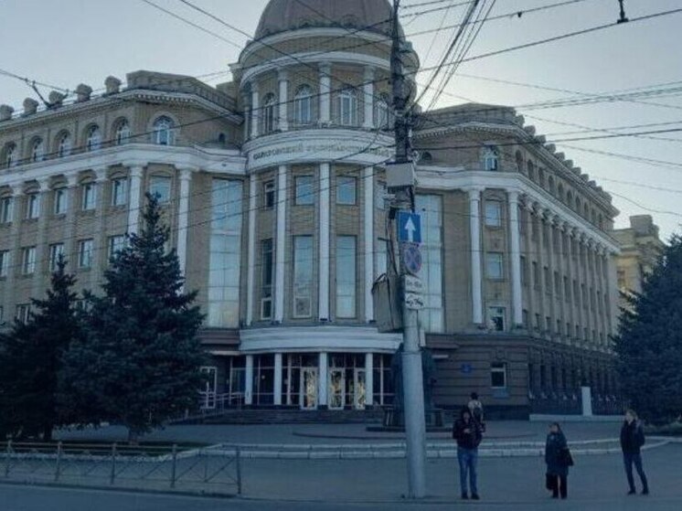 Выпускники-юристы двух саратовских вузов будут получать большие зарплаты