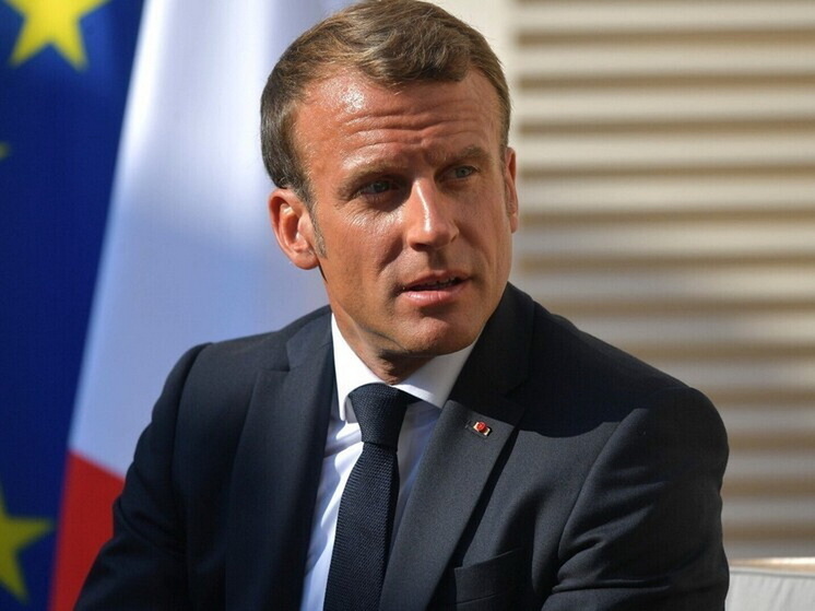 Макрон счел техническим решением США приостановку поставок ВСУ