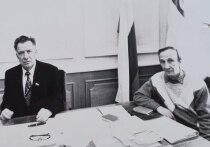 Сергей Петрович Трофимов для старшего поколения журналистов Бурятии — не просто коллега, работавший собственным корреспондентом ТАСС в республике. Он — надежный и профессиональный товарищ, мастер эксклюзивной информации, которую получал на стыке интересов различных политических групп, от представителей силовых структур, сохраняя достоверность и непредвзятость. 
