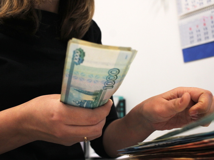 Омскстат зафиксировал рост средней зарплаты до 70 тысяч рублей