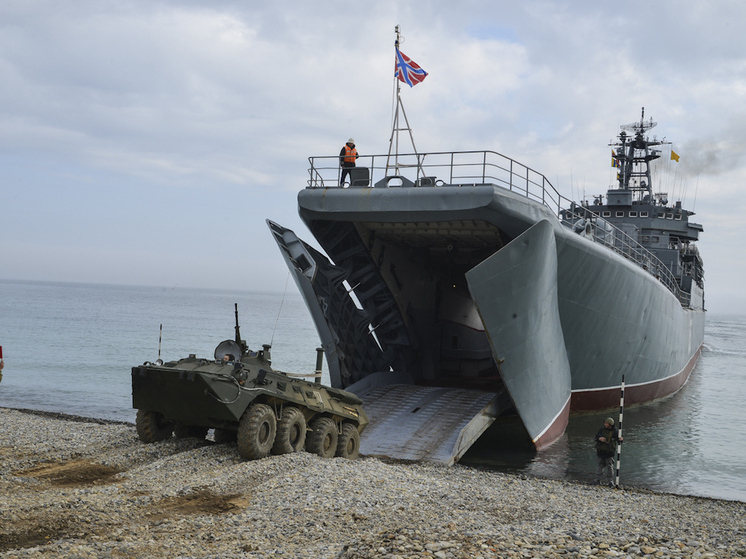 Для бойцов и командиров 155-й бригады морской пехоты и всего Тихоокеанского флота гибель в Курской области Героя России, заместителя главкома ВМФ генерал-майора Михаила Гудкова, который носил позывной «Варяг», стала шоком
