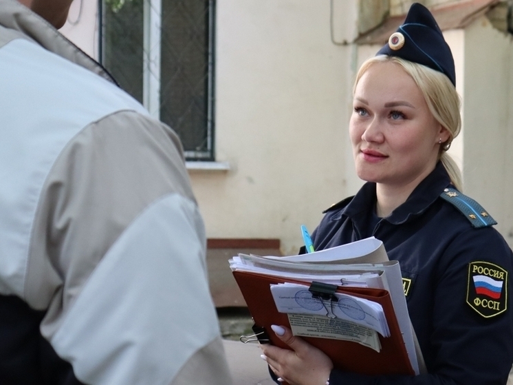 Самарские приставы воссоединили мать с дочерью и сыном