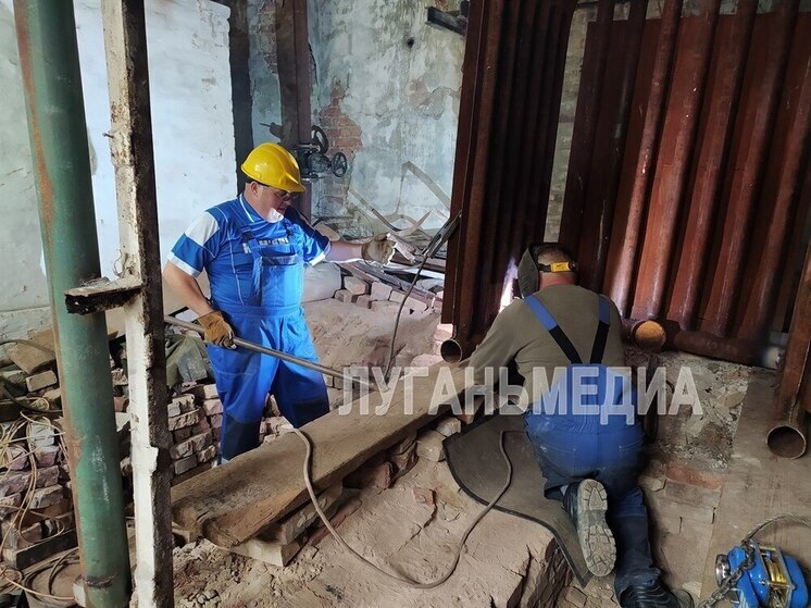 Специалисты "Лугансктепло" выполняют реконструкцию котла в одной из городских котельных Луганска
