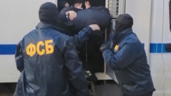 ФСБ показала видео ареста в Туле 30-летнего информатора украинских спецслужб